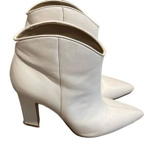 Marc Fisher Masina White Leather Ankle Booties Womens 7.5M Pointed Toe